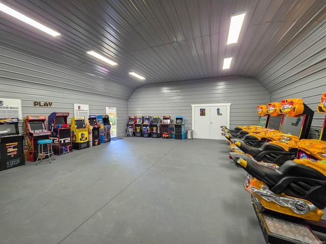 2011 N Chamberlain Street, Terre Haute, IN 47803