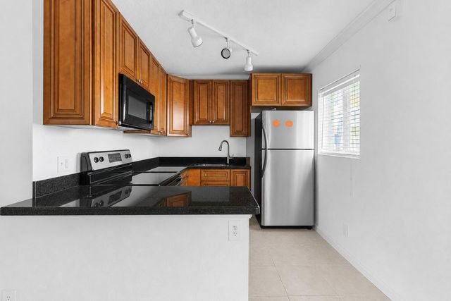 2655 NE 8th Avenue 106, Wilton Manors, FL 33334
