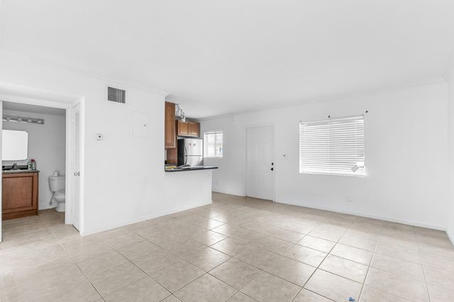 2655 NE 8th Avenue 106, Wilton Manors, FL 33334