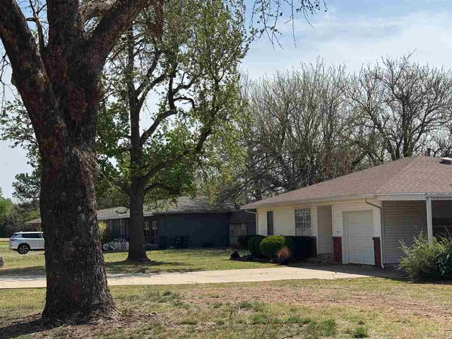 314 E Cole Ave, Fletcher, OK 73541