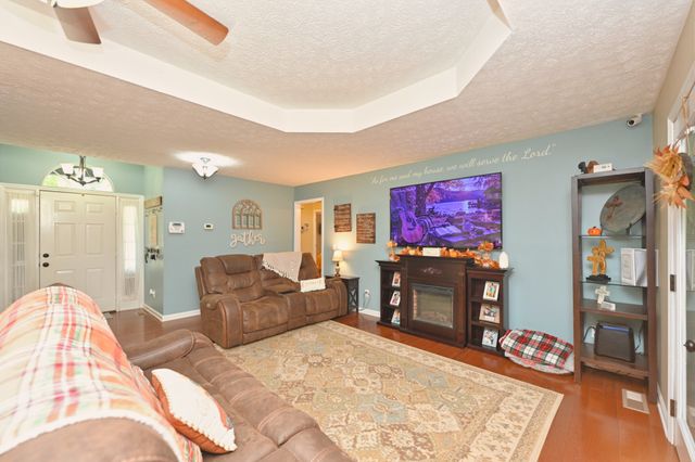 307 Dorris Ct, Hendersonville, TN 37075