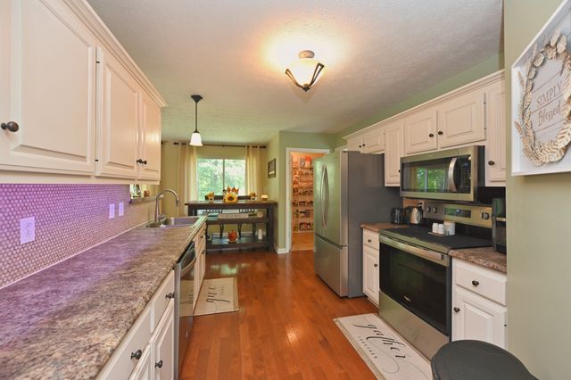 307 Dorris Ct, Hendersonville, TN 37075