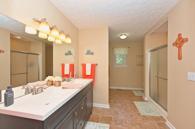 307 Dorris Ct, Hendersonville, TN 37075