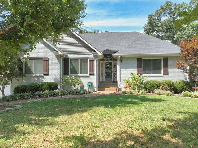 307 Dorris Ct, Hendersonville, TN 37075