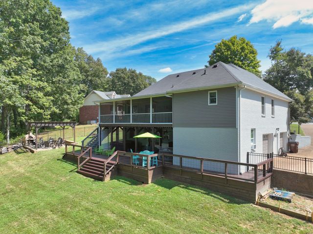 307 Dorris Ct, Hendersonville, TN 37075