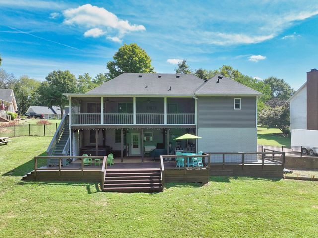 307 Dorris Ct, Hendersonville, TN 37075