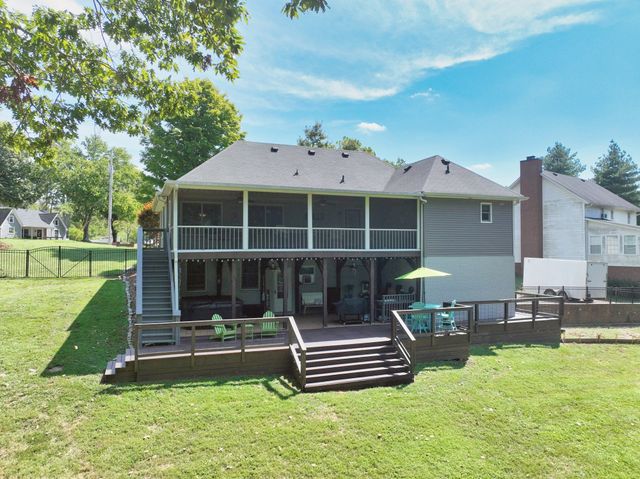 307 Dorris Ct, Hendersonville, TN 37075