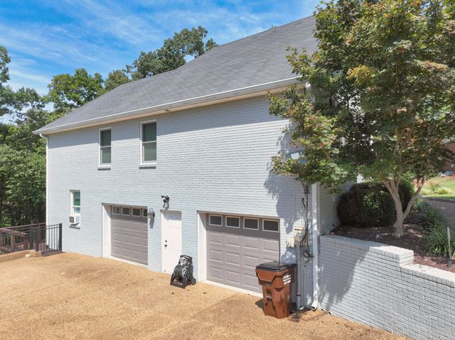 307 Dorris Ct, Hendersonville, TN 37075