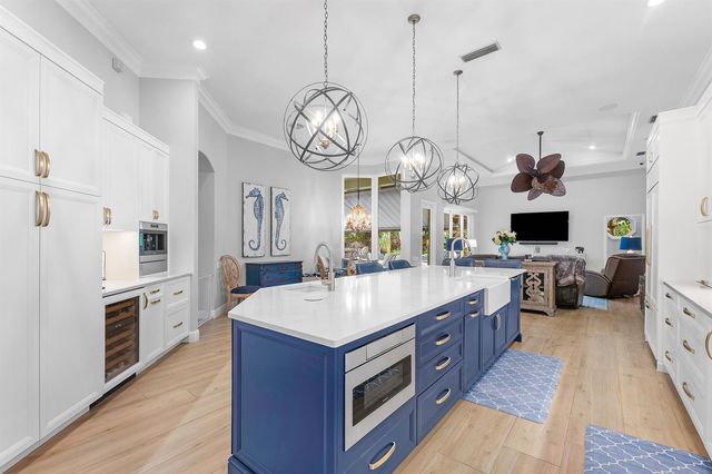 19060 SE KOKOMO Lane N, Jupiter, FL 33458