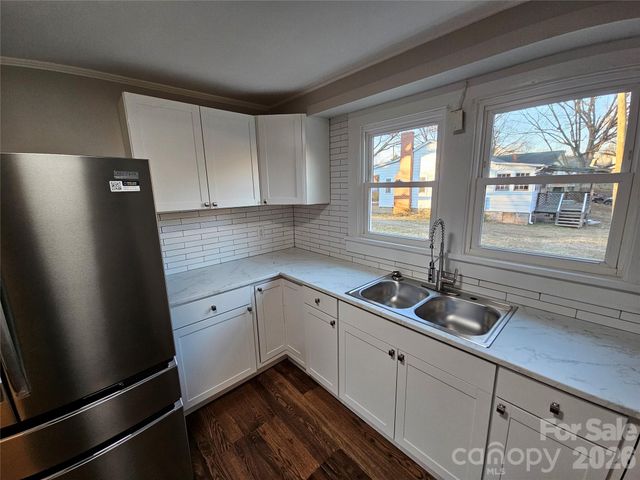 515 26th Street SW, Hickory, NC 28602