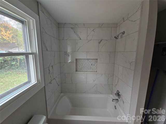 515 26th Street SW, Hickory, NC 28602