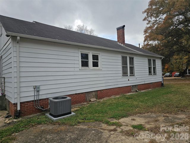 515 26th Street SW, Hickory, NC 28602