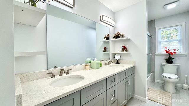 9 Highpoint Drive, Edison, NJ 08820