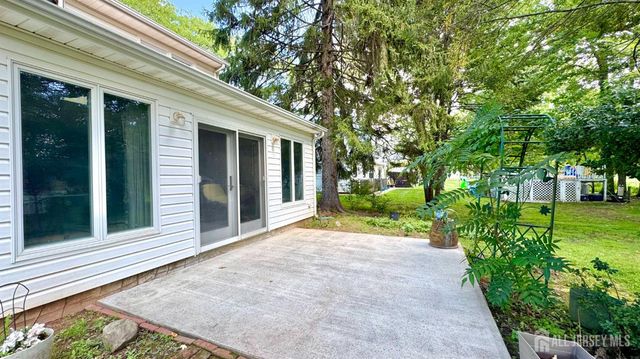 9 Highpoint Drive, Edison, NJ 08820