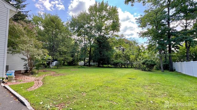 9 Highpoint Drive, Edison, NJ 08820