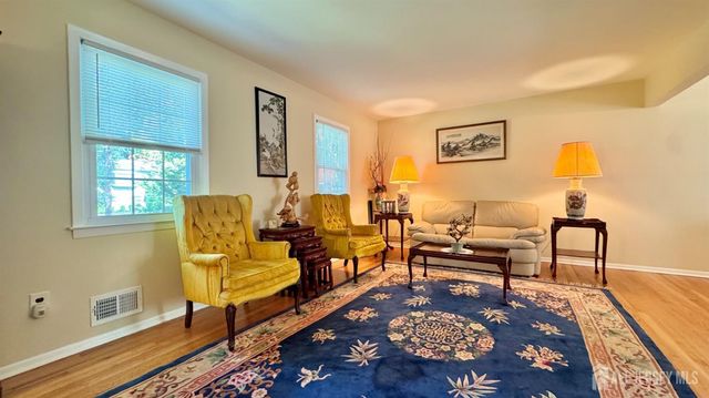 9 Highpoint Drive, Edison, NJ 08820