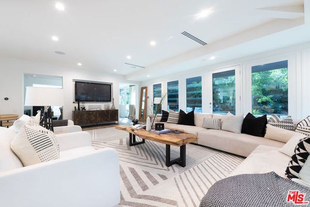 4620 Rubio Avenue, Encino, CA 91436