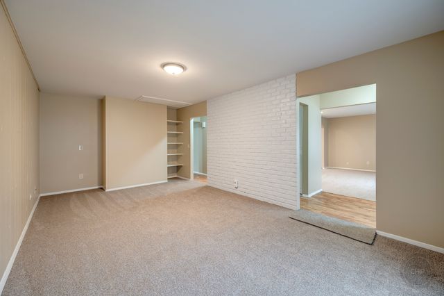 46 Ingleshire Road, Montgomery, IL 60538