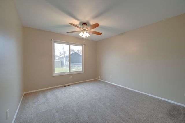 46 Ingleshire Road, Montgomery, IL 60538