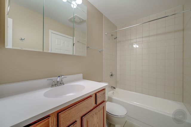 46 Ingleshire Road, Montgomery, IL 60538