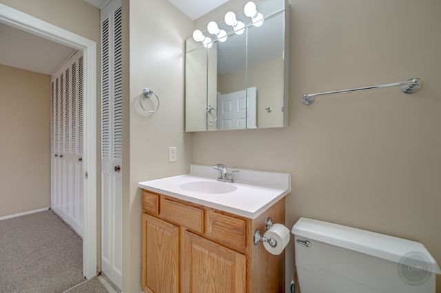 46 Ingleshire Road, Montgomery, IL 60538