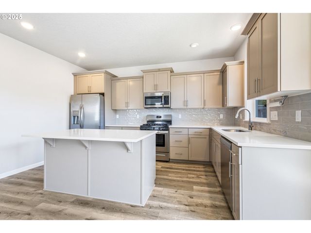 18600 Sw BLUEBIRD Ln, Beaverton, OR 97003