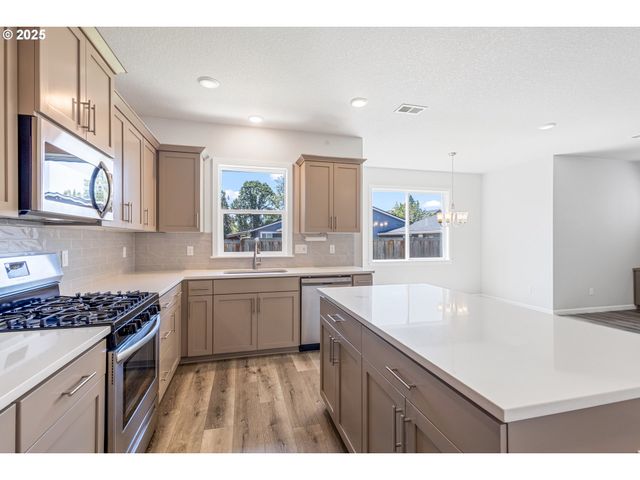 18600 Sw BLUEBIRD Ln, Beaverton, OR 97003