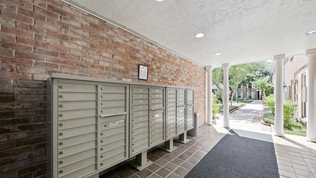 361 N Post Oak Lane 341, Houston, TX 77024