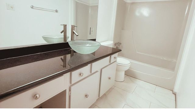 361 N Post Oak Lane 341, Houston, TX 77024