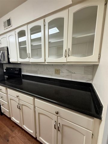 361 N Post Oak Lane 341, Houston, TX 77024