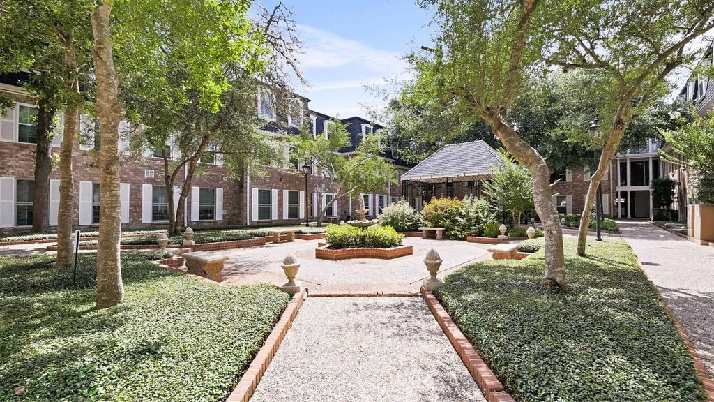 361 N Post Oak Lane 341, Houston, TX 77024