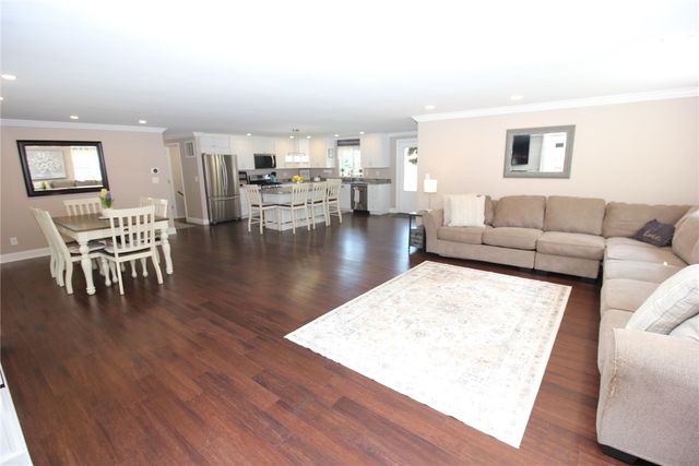 440 El Mar Drive, Greece, NY 14616