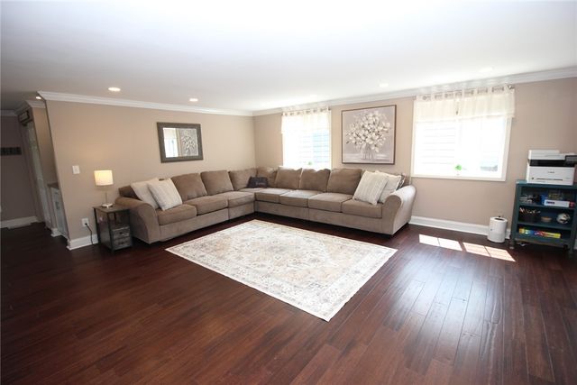 440 El Mar Drive, Greece, NY 14616