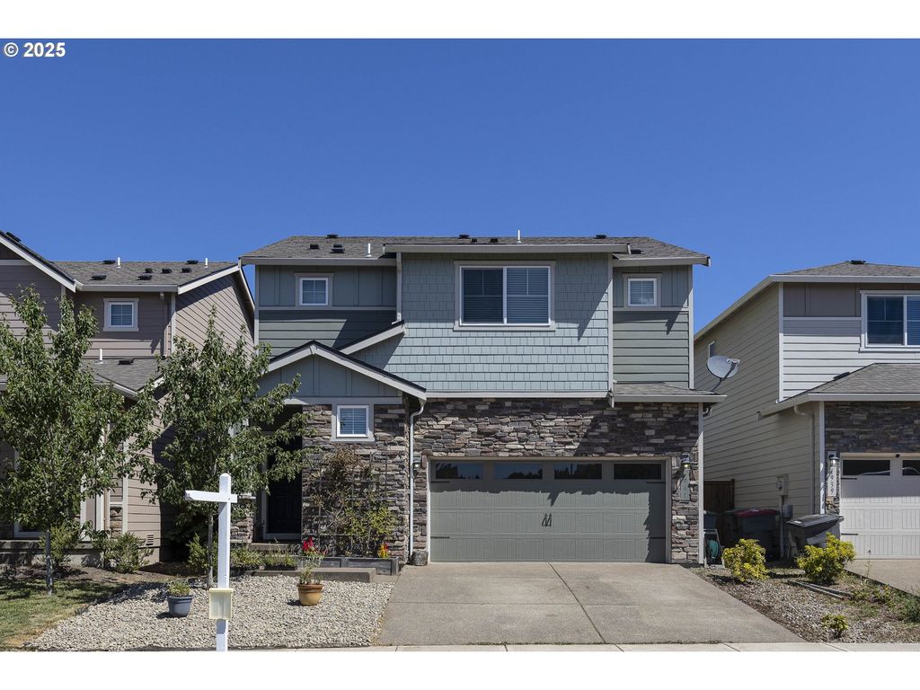 1941 Nw HAUN Dr, Mc Minnville, OR 97128