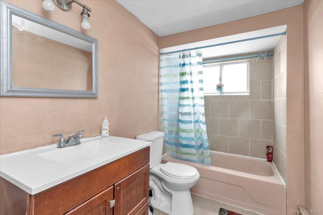 855 Front Street, Uniondale, NY 11553