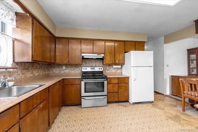 855 Front Street, Uniondale, NY 11553