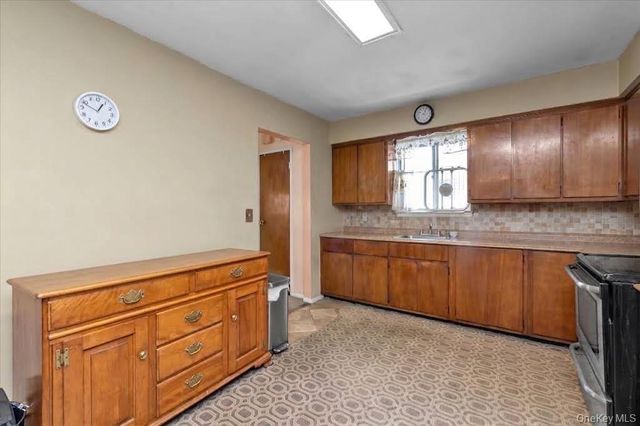 855 Front Street, Uniondale, NY 11553