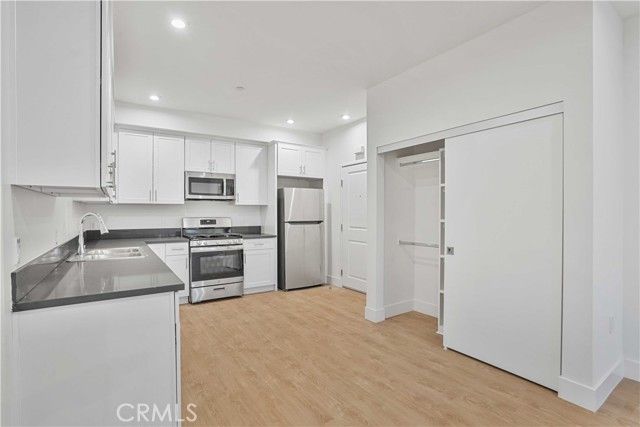 8750 Sepulveda Boulevard 411, North Hills (los Angeles), CA 91343