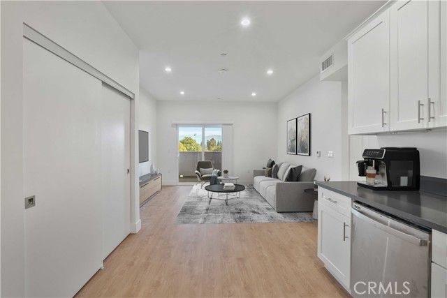8750 Sepulveda Boulevard 411, North Hills (los Angeles), CA 91343