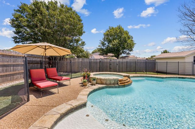 5787 Fawn Court, Haltom City, TX 76137
