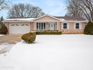322 68th Street, Darien, IL 60561