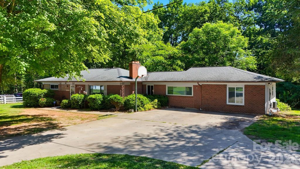 2089 Connelly Springs Road, Lenoir, NC 28645