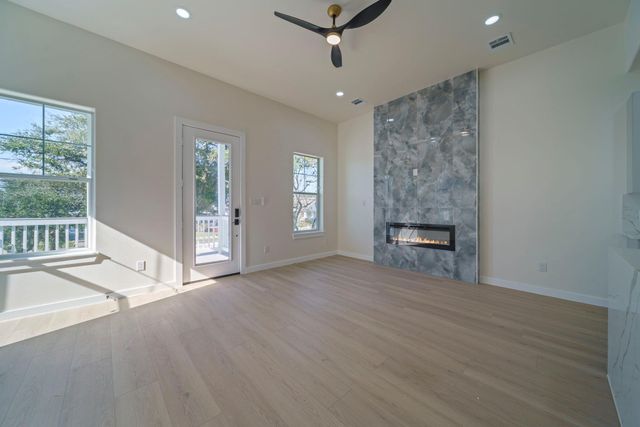 2202 31st Street, Galveston, TX 77550