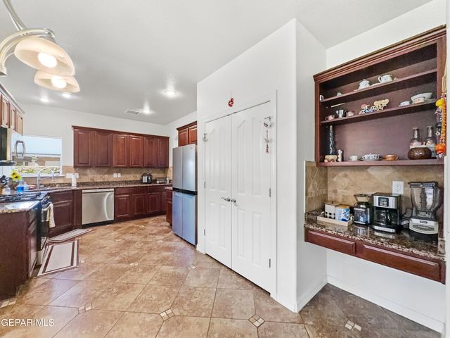 1649 ROCK DOVE Lane, El Paso, TX 79911