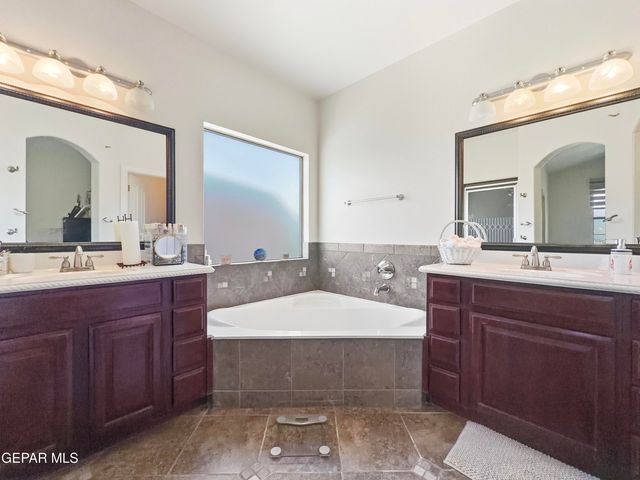 1649 ROCK DOVE Lane, El Paso, TX 79911