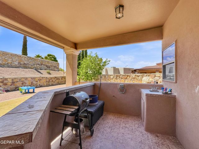 1649 ROCK DOVE Lane, El Paso, TX 79911