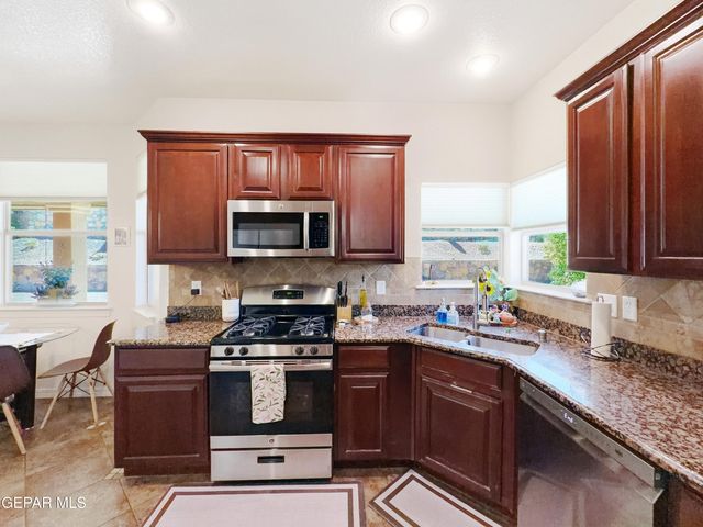 1649 ROCK DOVE Lane, El Paso, TX 79911