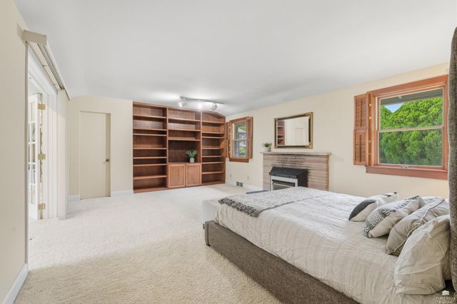 2415 Lookout Drive, Manhattan, KS 66502