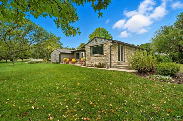 2415 Lookout Drive, Manhattan, KS 66502