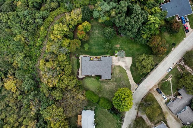 2415 Lookout Drive, Manhattan, KS 66502